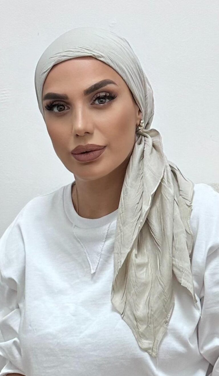 מטפחת מרובעת קיפולים אפור