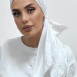 מטפחת מרובעת סאטן משי מנומר לבן