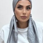 מטפחת מרובעת סאטן משי מנומר כסף