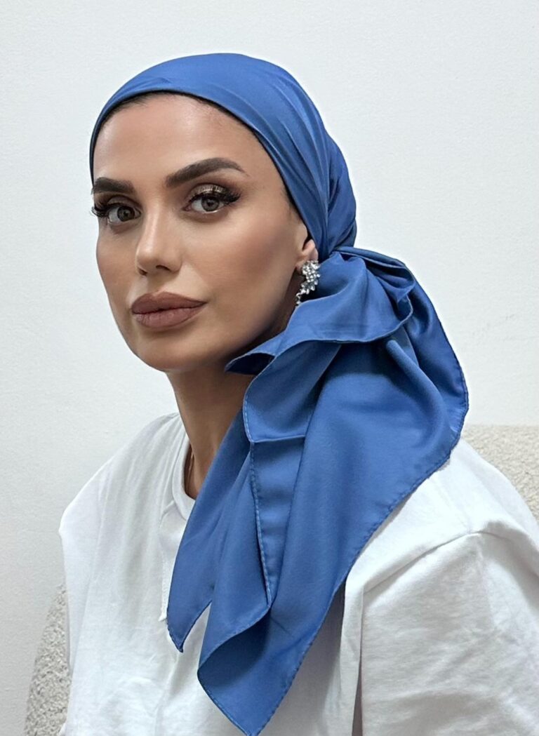 מטפחת מרובעת סאטן משי מט תכלת