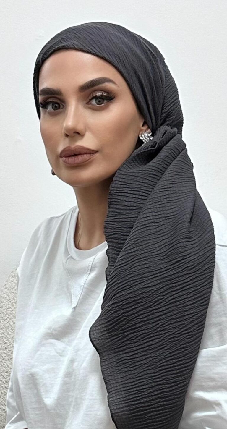 מטפחת מרובעת גדולה קרפ אפור כהה